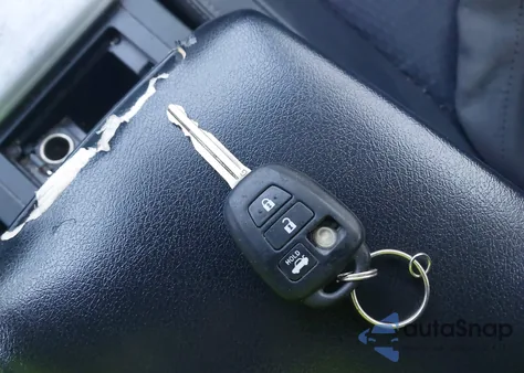 2012 Toyota Camry Se z USA, uszkodzony, nr VIN 4T1BF1FK4CU589360